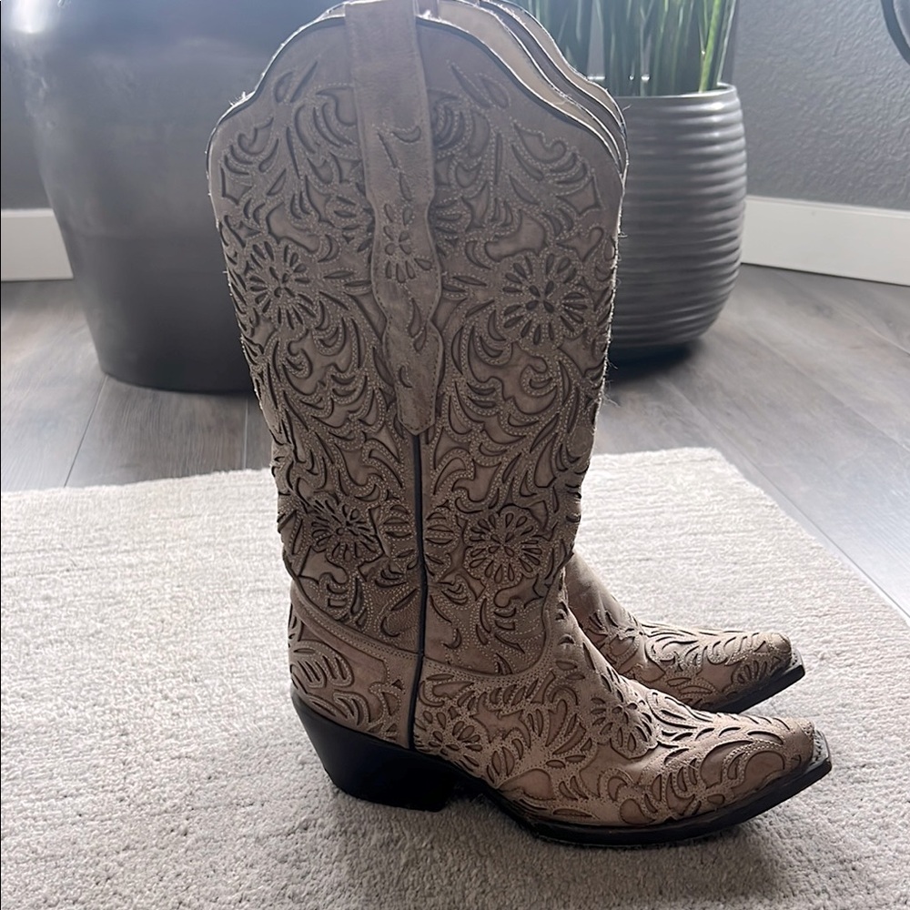 Corral Tan Floral Embroidery Cowboy Boots